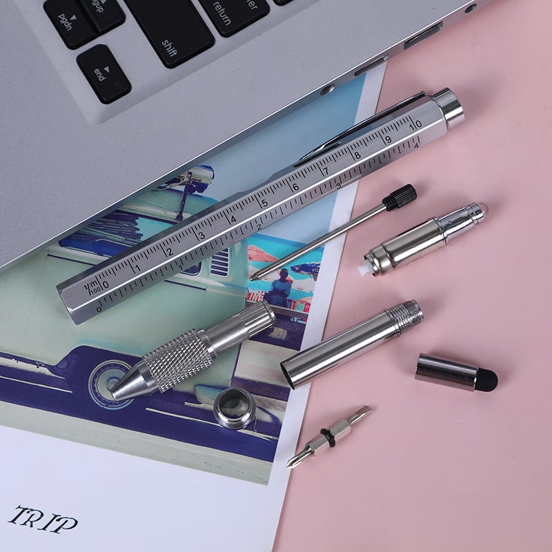 Source photograph of the same multitool design with its integral components shown